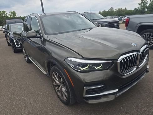 Used 2022 BMW X5 xDrive40i AWD/4WD image 3