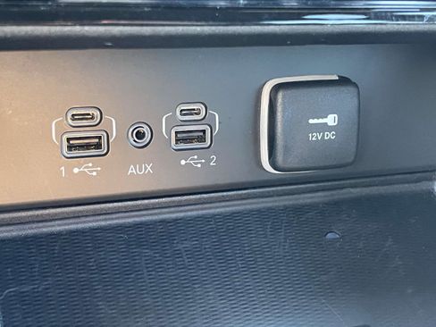 Used 2023 Jeep Grand Cherokee Altitude image 7