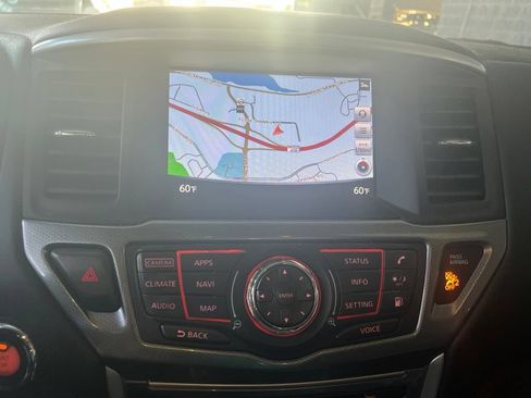 Used 2019 Nissan Pathfinder SL w/ SL Premium Package AWD/4WD image 7