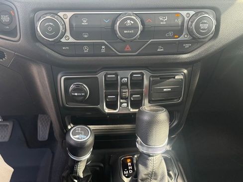 New 2026 Jeep Gladiator Sport AWD/4WD image 15