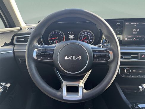 Used 2022 Kia K5 LXS image 9
