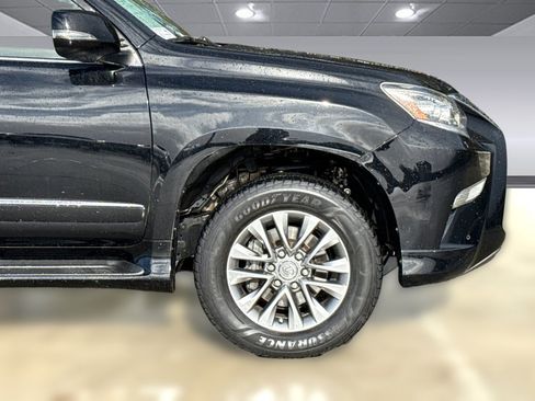 Used 2017 Lexus GX 460 Luxury w/ Preferred Accessory Package image 35