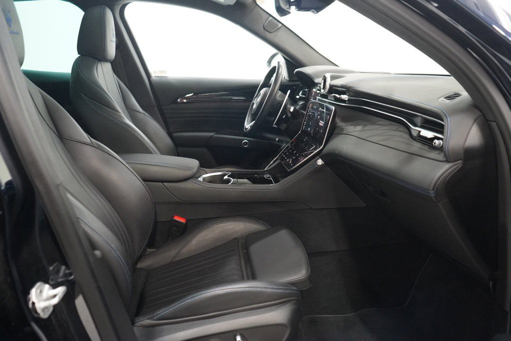 Used 2023 Maserati Grecale Modena AWD/4WD image 15