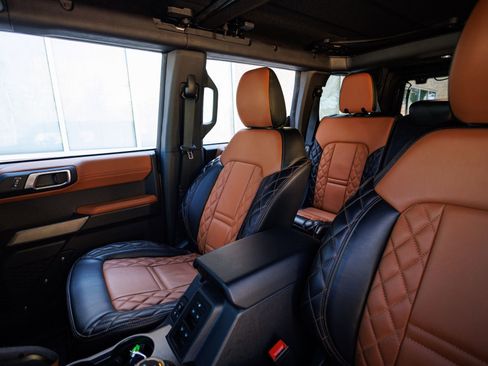 Used 2022 Ford Bronco Wildtrak image 32