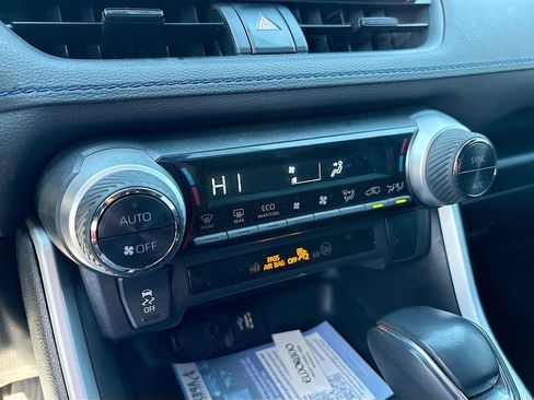 Used 2023 Toyota RAV4 SE image 15