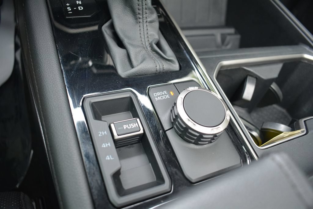 Used 2024 Toyota Tundra Limited AWD/4WD image 18