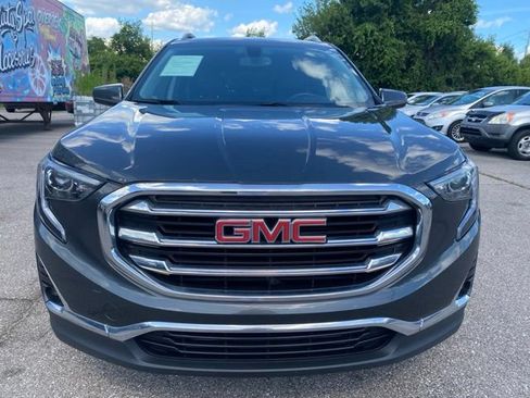 Used 2018 GMC Terrain SLT w/ Infotainment Package II AWD/4WD image 2