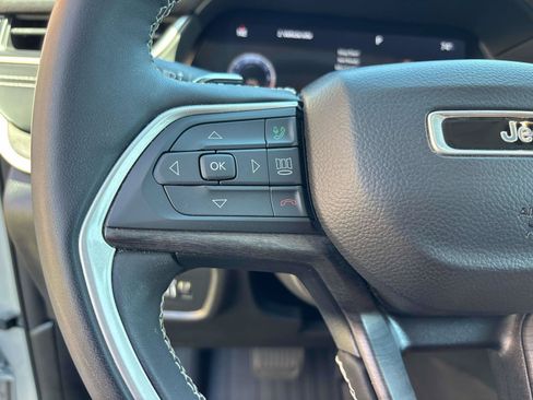 Used 2023 Jeep Grand Cherokee L Limited AWD/4WD image 26