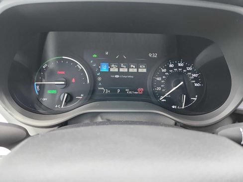 Used 2025 Toyota Sienna XLE w/ XLE Plus Package image 12