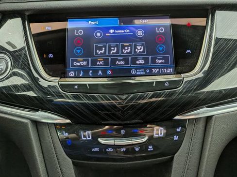 Certified 2023 Cadillac XT6 Premium Luxury w/ LPO, Floor Liner Package AWD/4WD image 25