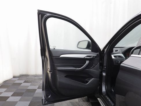 Used 2017 BMW X1 xDrive28i image 4