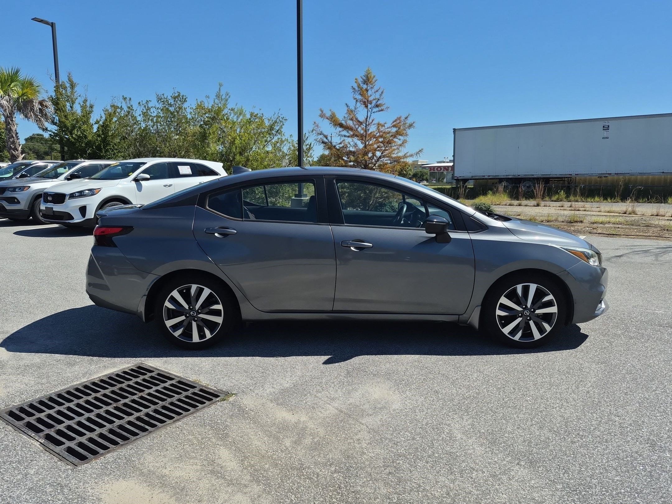 Certified 2020 Nissan Versa SR w/ Electronics Package FWD image 2