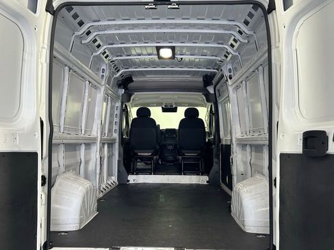 Used 2025 RAM ProMaster 2500 w/ Convenience Group FWD image 14