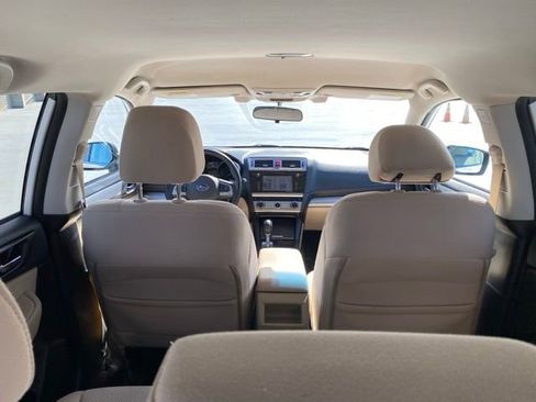 Used 2016 Subaru Outback 2.5i Premium image 11