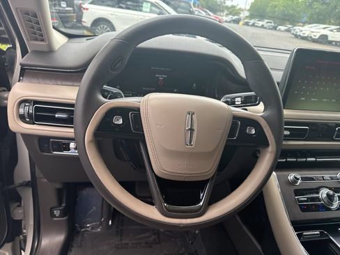 Certified 2023 Lincoln Aviator Reserve w/ Equipment Group 201A RWD image 13