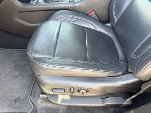 Used 2020 Chevrolet Traverse RS FWD image 20