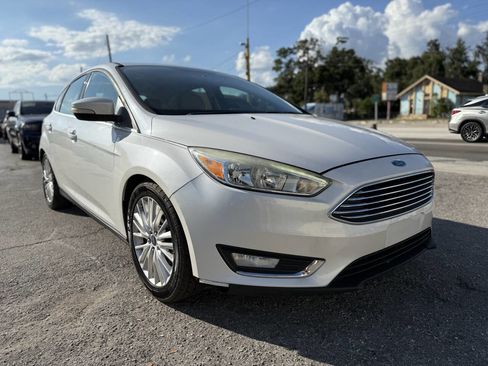 Used 2015 Ford Focus Titanium image 9