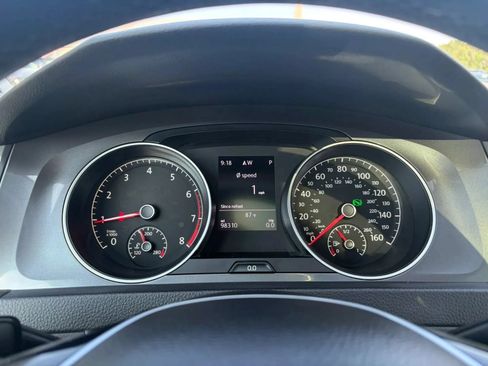 Used 2017 Volkswagen Golf Alltrack SE AWD/4WD image 16