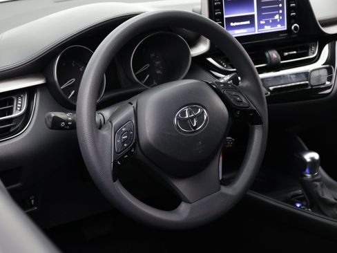 Used 2021 Toyota C-HR LE FWD image 8