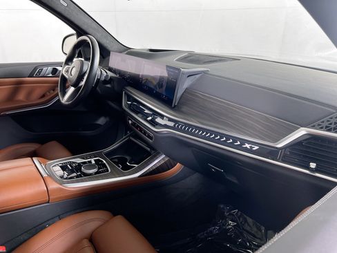 Used 2023 BMW X7 xDrive40i w/ M Sport Package image 29