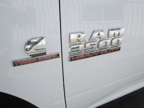 Used 2017 RAM 3500 SLT AWD/4WD image 9