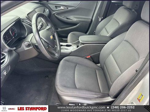 Used 2017 Chevrolet Malibu LT FWD image 20