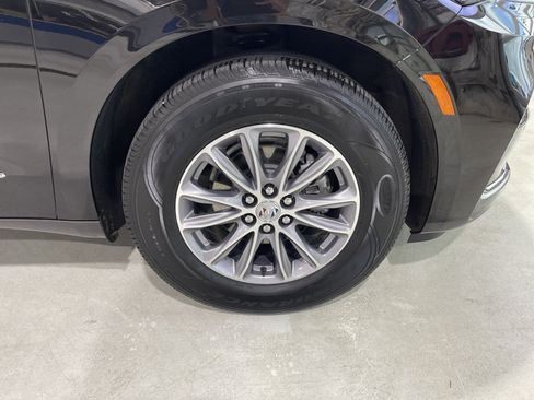Used 2023 Buick Enclave Premium AWD/4WD image 10