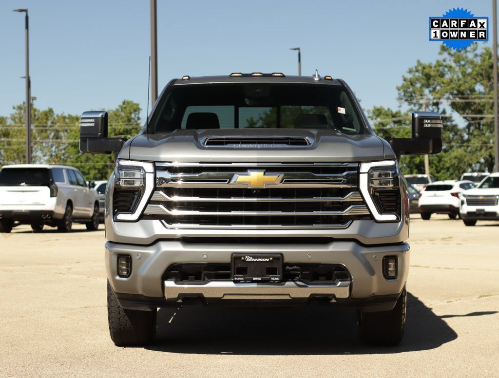 Used 2024 Chevrolet Silverado 2500 High Country w/ High Country Premium Package AWD/4WD image 2