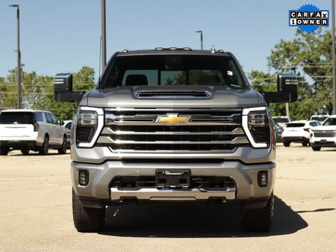 Used 2024 Chevrolet Silverado 2500 High Country w/ High Country Premium Package AWD/4WD image 2