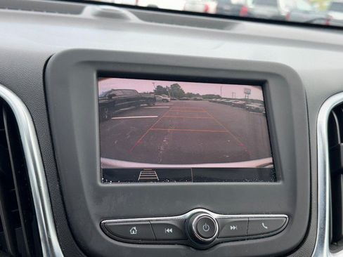 Used 2022 Chevrolet Equinox LT FWD image 20