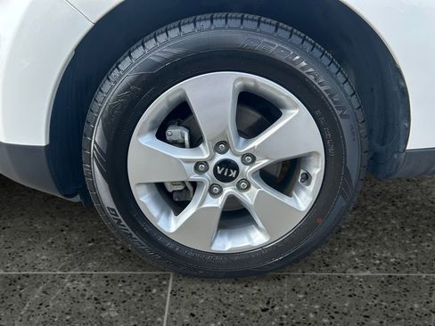 Used 2019 Kia Soul FWD image 4