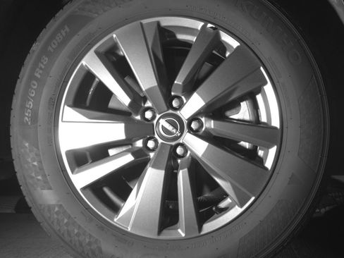 Used 2025 Nissan Pathfinder SV image 13