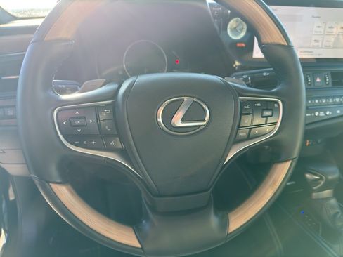 Used 2024 Lexus ES 350 Ultra Luxury w/ Accessory Package (Z1) image 16
