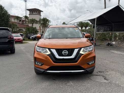 Used 2018 Nissan Rogue SL w/ Premium Package FWD image 3