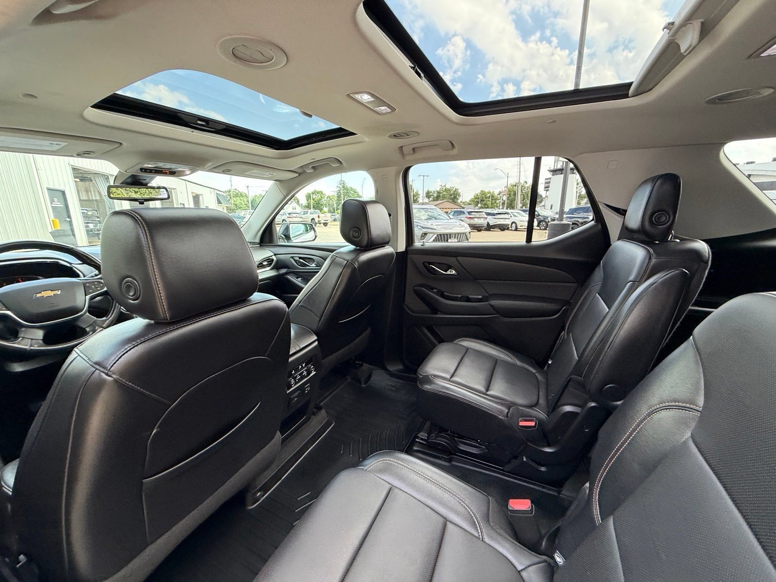 Used 2018 Chevrolet Traverse Premier w/ Redline Edition AWD/4WD image 5