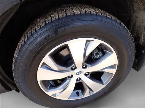 Used 2021 Subaru Ascent Premium w/ Convenience Package AWD/4WD image 7