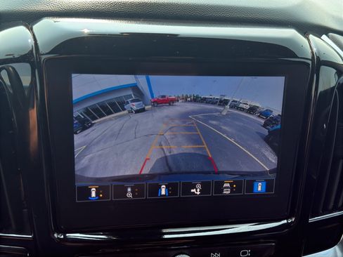 Certified 2023 Chevrolet Traverse LT w/ LT Premium Package AWD/4WD image 20