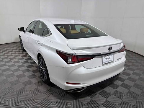 Used 2024 Lexus ES 350 w/ Premium Package FWD image 5