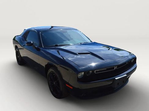 Used 2018 Dodge Challenger SXT w/ Sound Group RWD image 12