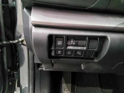 Used 2023 Subaru Crosstrek 2.5i Limited w/ Moonroof Package image 24