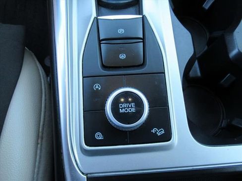 Used 2020 Ford Explorer XLT w/ Equipment Group 202A AWD/4WD image 30