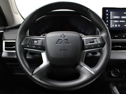 Used 2025 Mitsubishi Outlander SE AWD/4WD image 9