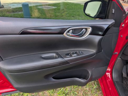 Used 2018 Nissan Sentra SL w/ Protection Package FWD image 10