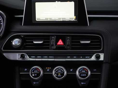 Used 2020 Genesis G70 2.0T w/ Elite Package image 41