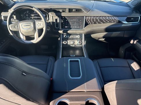 Used 2023 GMC Yukon Denali image 17
