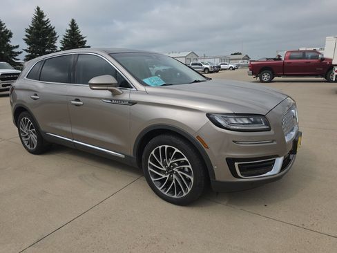 Used 2019 Lincoln Nautilus Reserve AWD/4WD image 2
