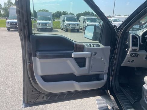 Used 2020 Ford F150 Lariat w/ Equipment Group 502A Luxury image 24