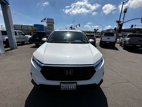 Used 2023 Honda CR-V EX image 3