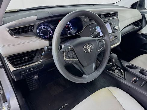 Used 2018 Toyota Avalon XLE Premium image 9