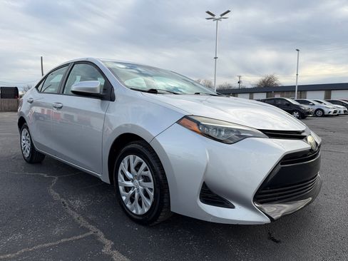Used 2019 Toyota Corolla L image 3